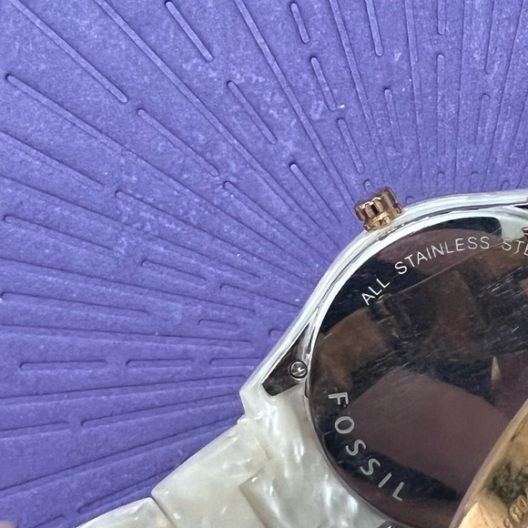 Mother of Pearl fossil watch - Picture 3 of 3